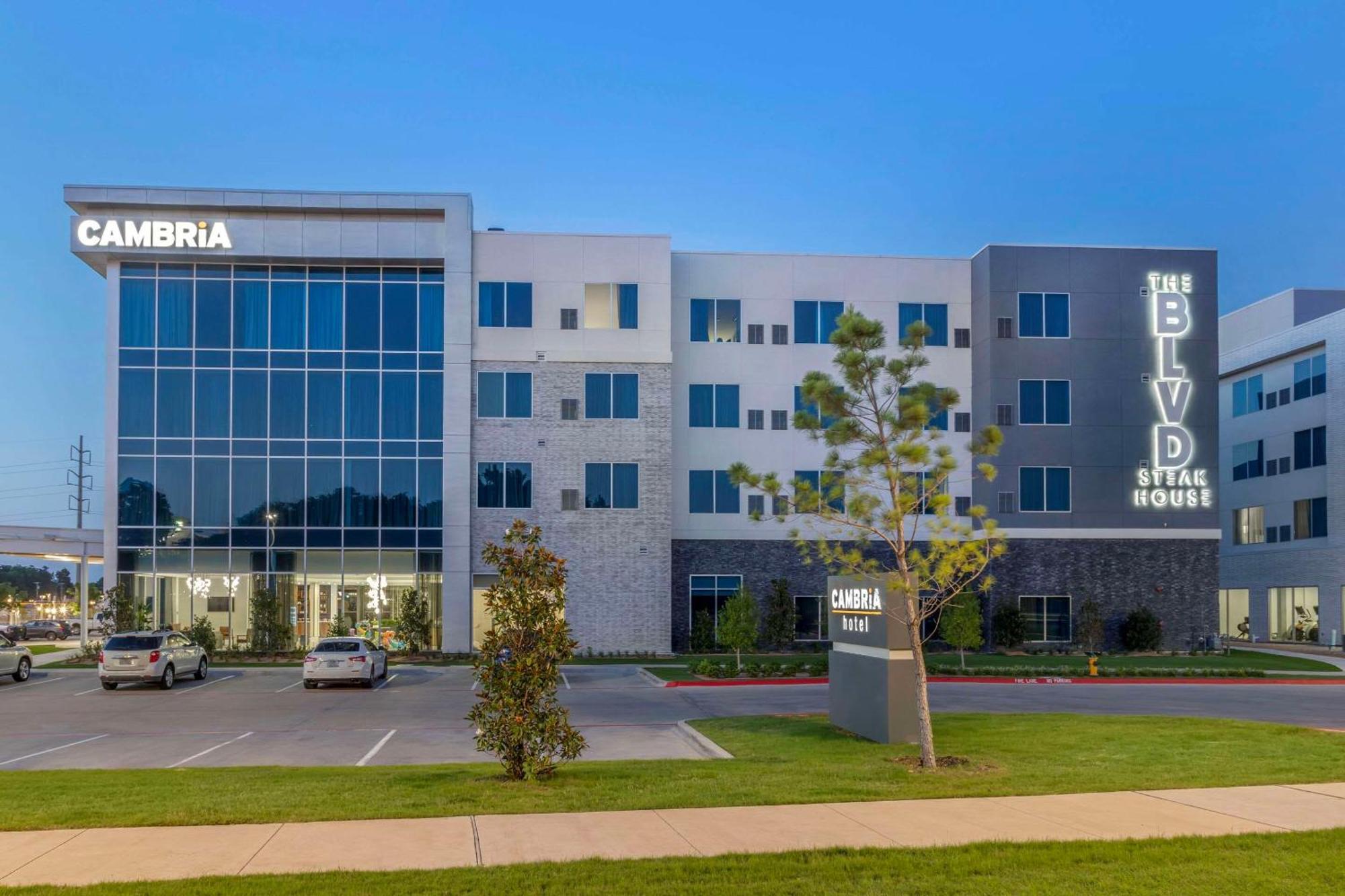 Cambria Hotel Waco University Riverfront Kültér fotó