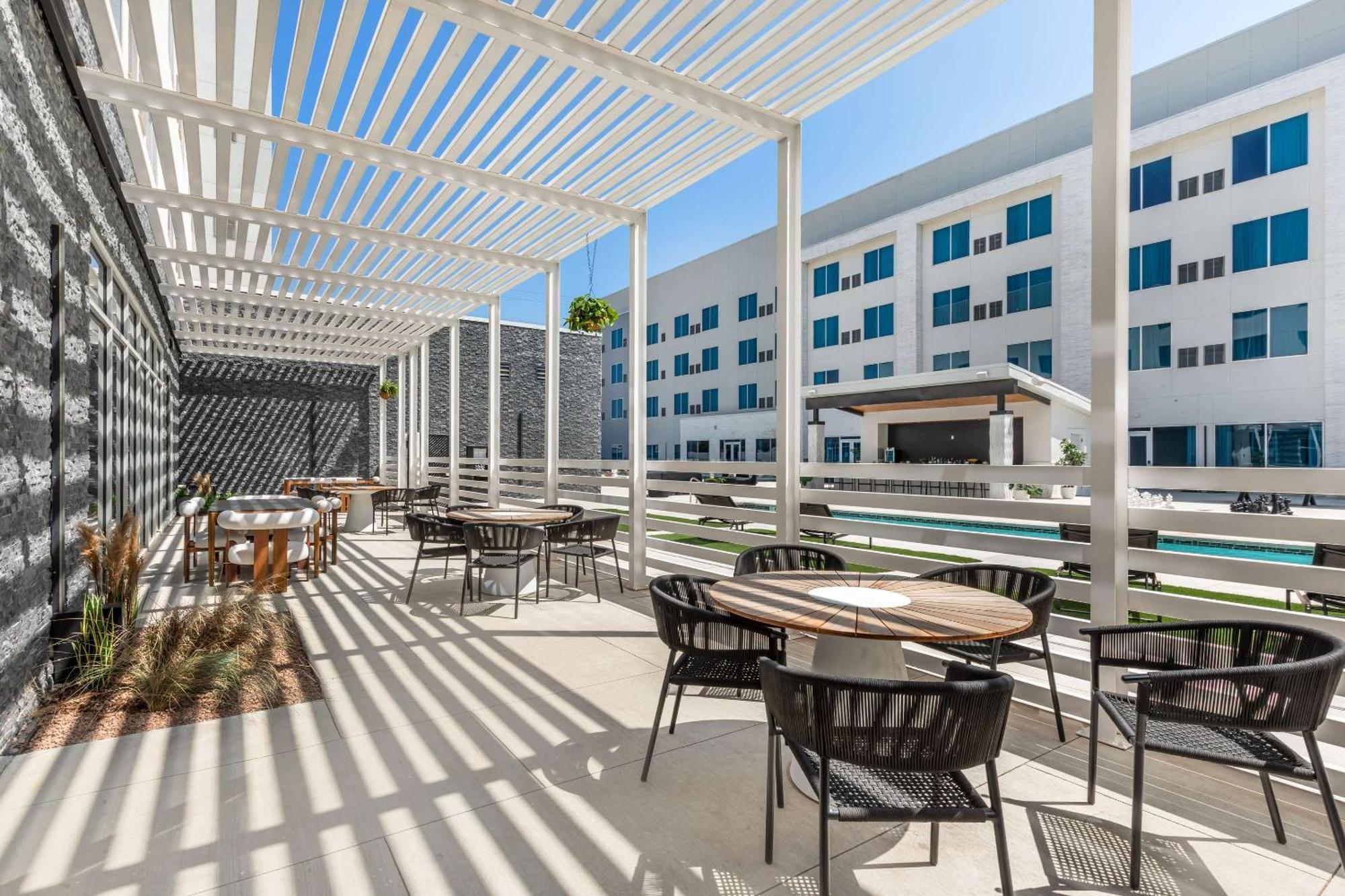 Cambria Hotel Waco University Riverfront Kültér fotó