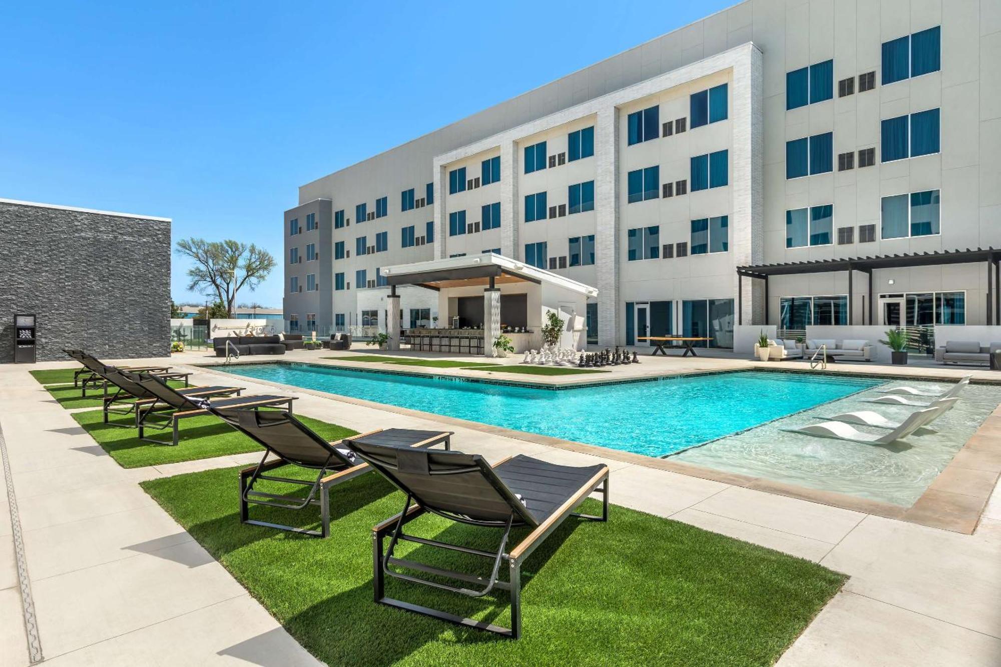 Cambria Hotel Waco University Riverfront Kültér fotó